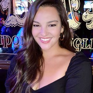 Meet your Posher, Madeline